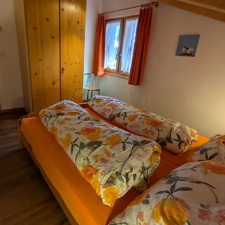 Schoenegg Dachgeschoss Apartamento *
